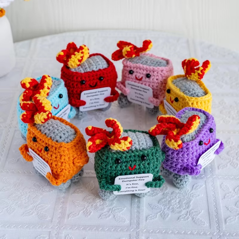 Home And Textiles Today - Boneka Dumpster Fire Rajutan Tangan -